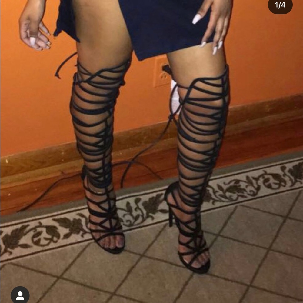 Lace up heels ✨